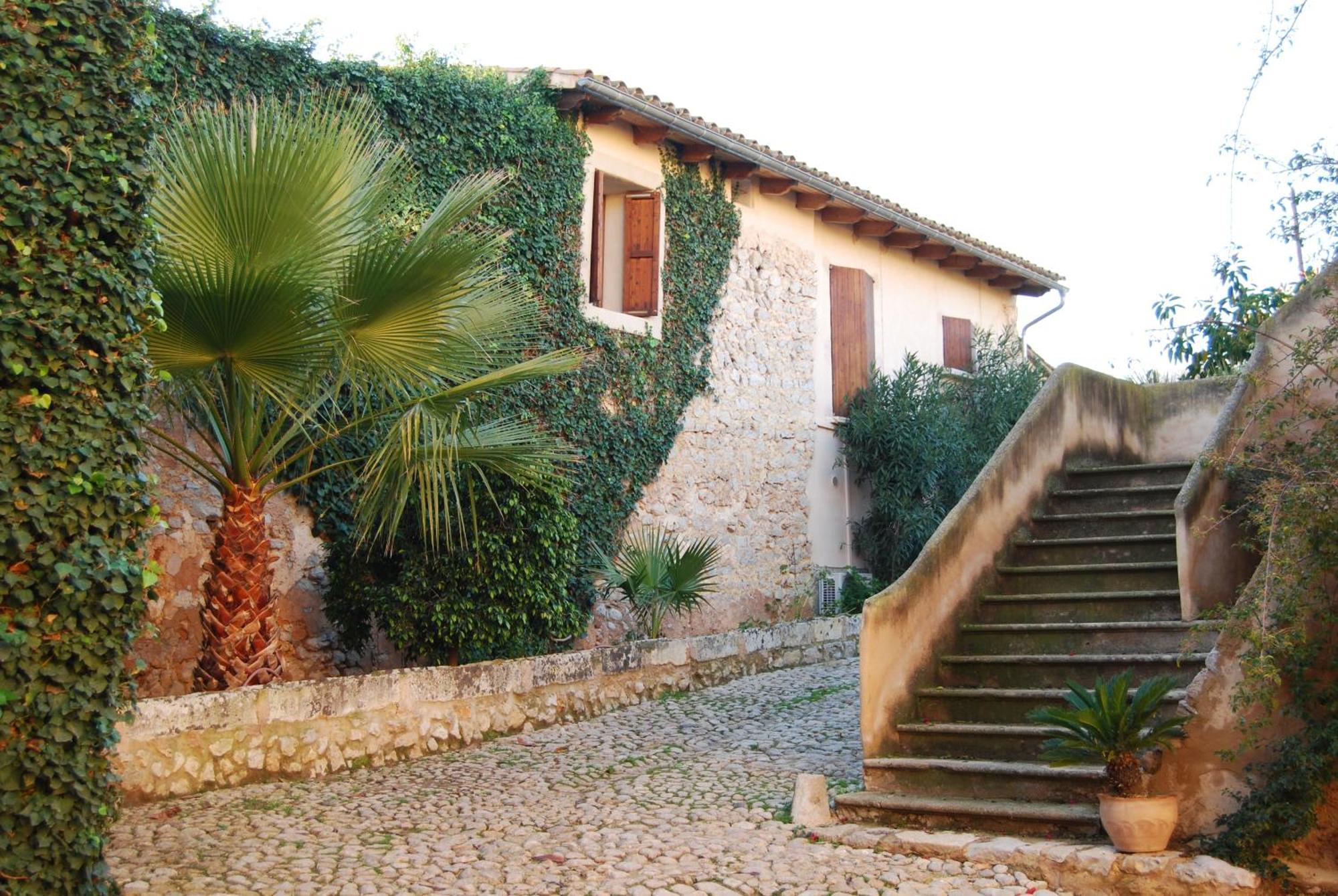 Son Vivot Country house *
